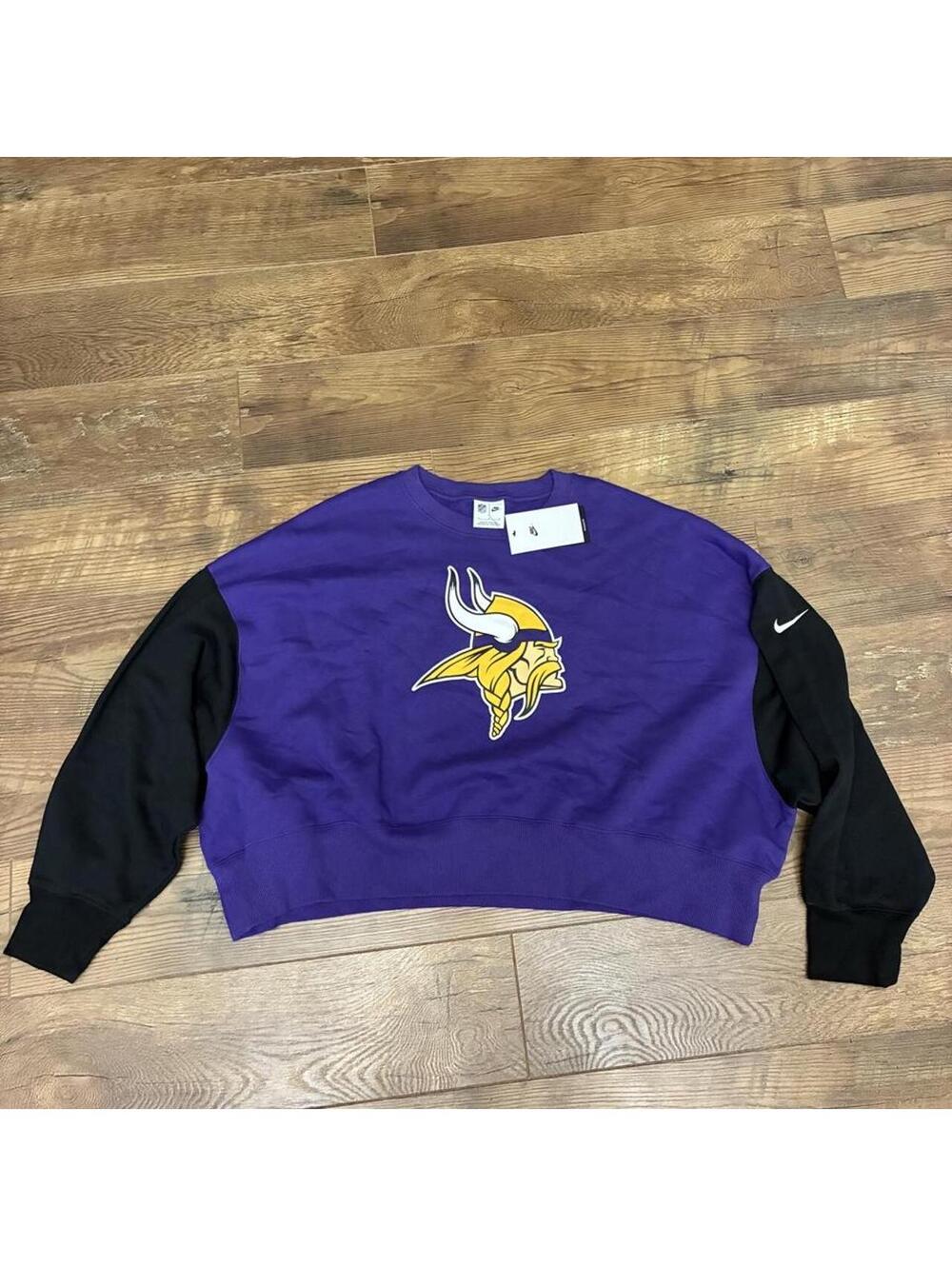 Nike Minnesota Vikings purple & black cropped sweatshirt Women’s L